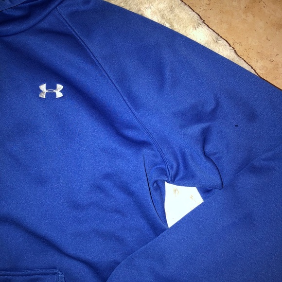 Under armour hoodie - Picture 3 of 7